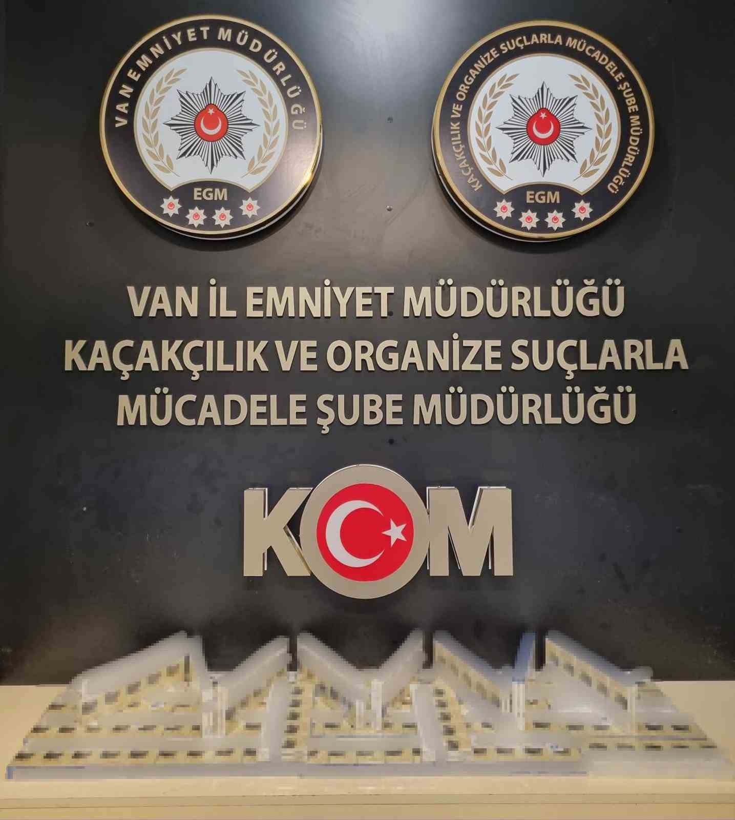 Van’da gümrük kaçakçılığı operasyonu