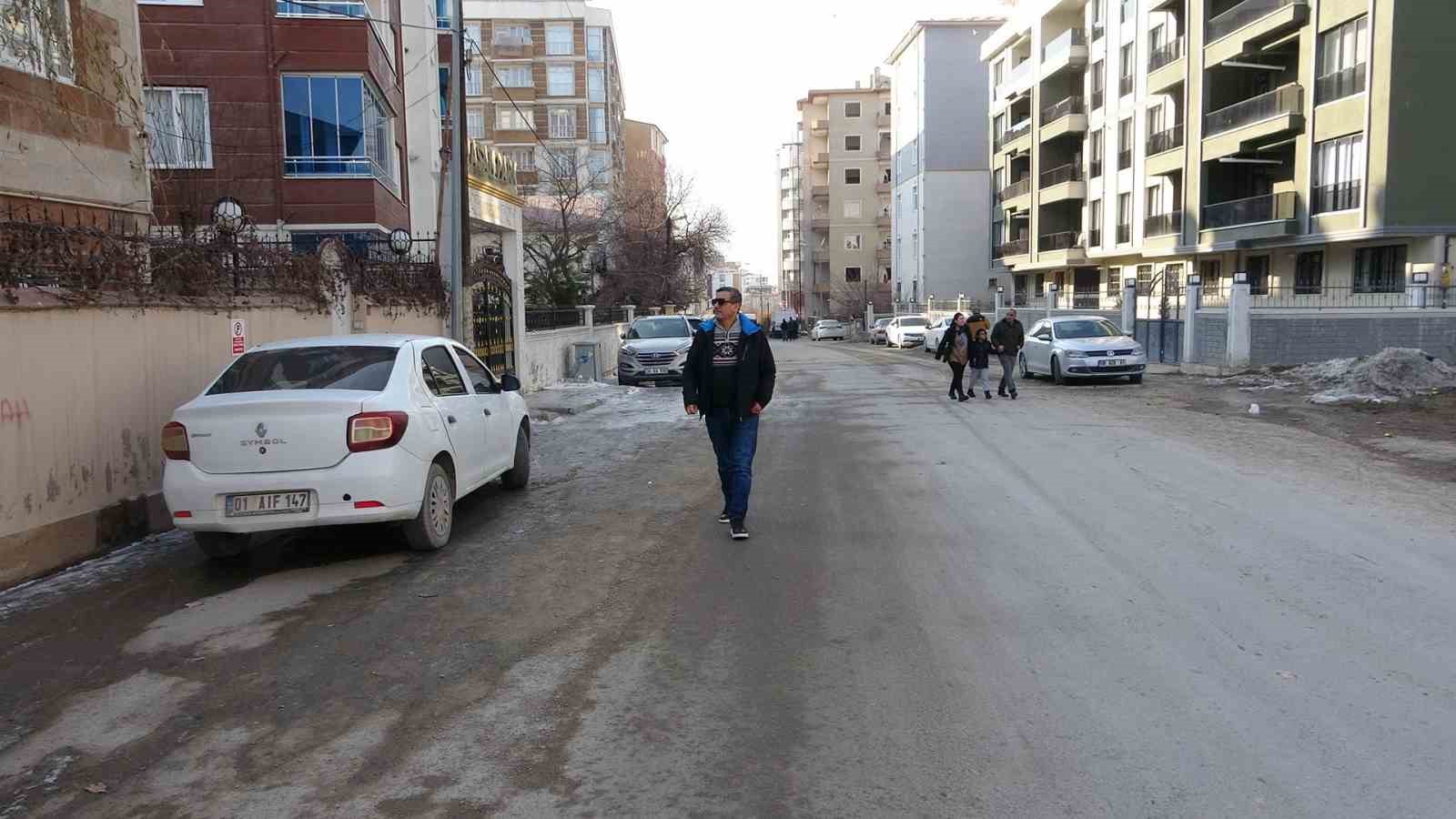 46 yıl sonra babaannesinin vasiyetini yerine getirip Van’ın belgeselini çekti