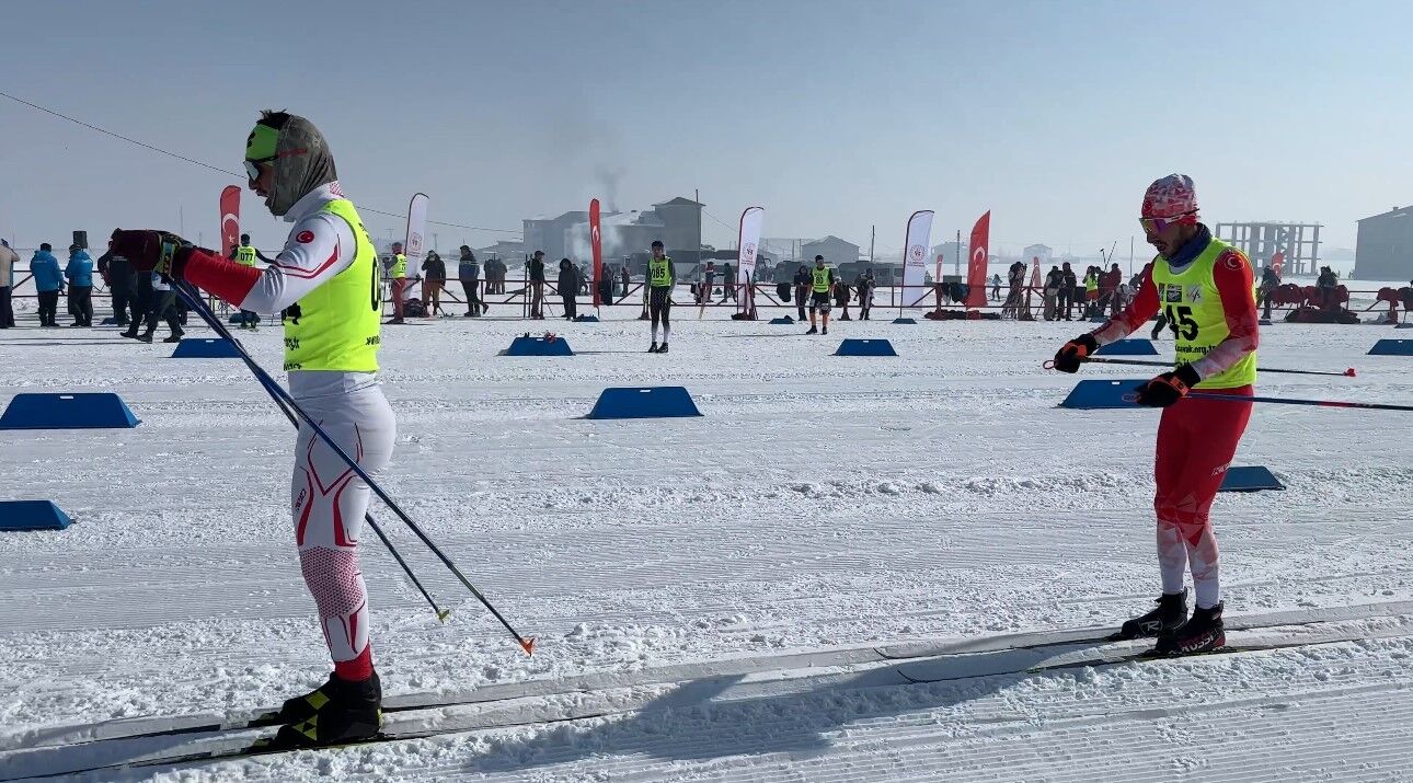 Yüksekova’da ’Kayaklı Koşu 1. Etap Yarışması’ başladı
