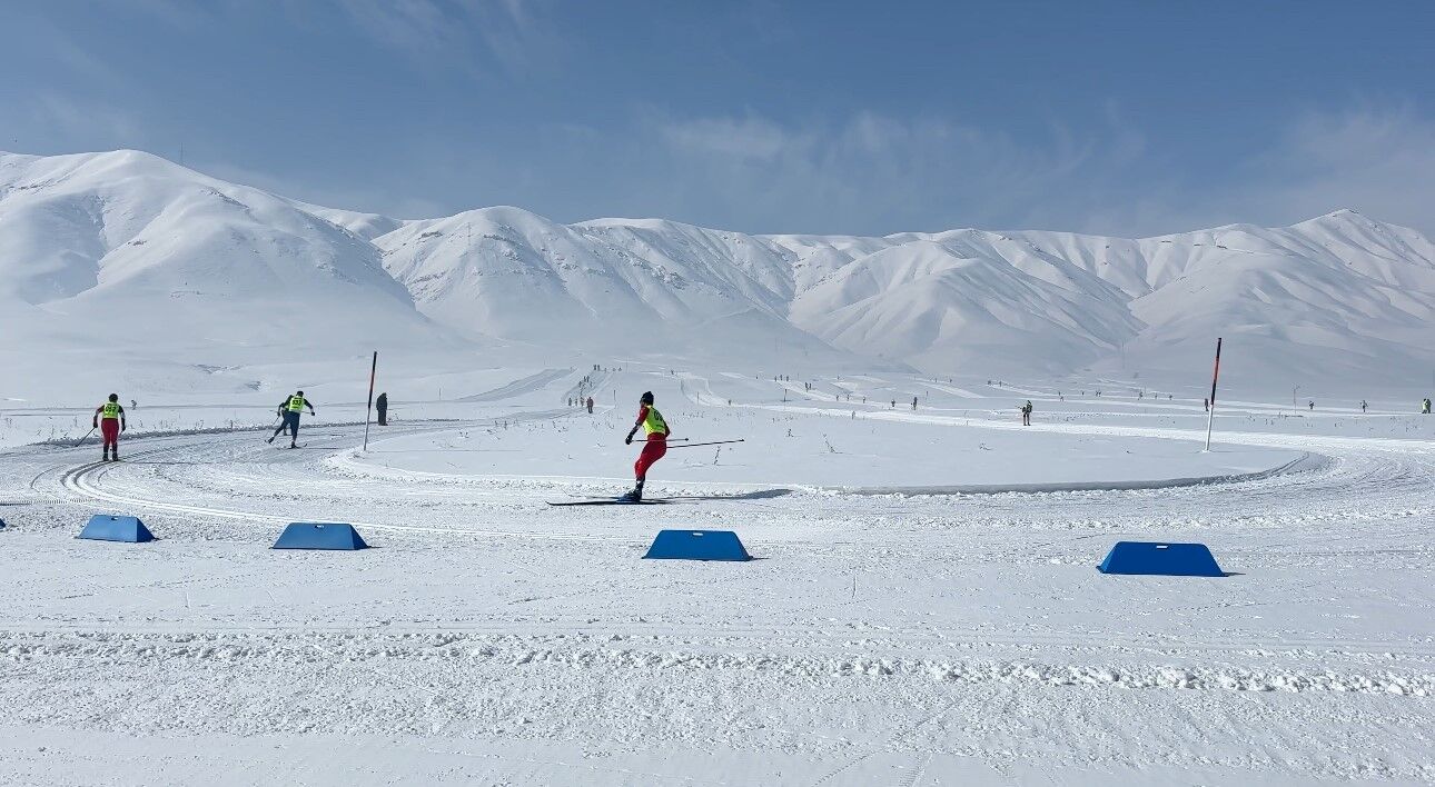 Yüksekova’da ’Kayaklı Koşu 1. Etap Yarışması’ başladı