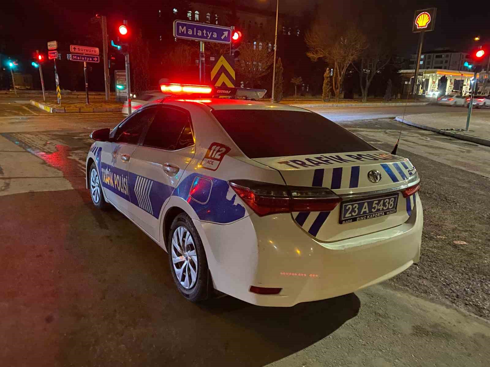 Elazığ’da motosiklet çocuğa çarptı: 1’i ağır 2 yaralı