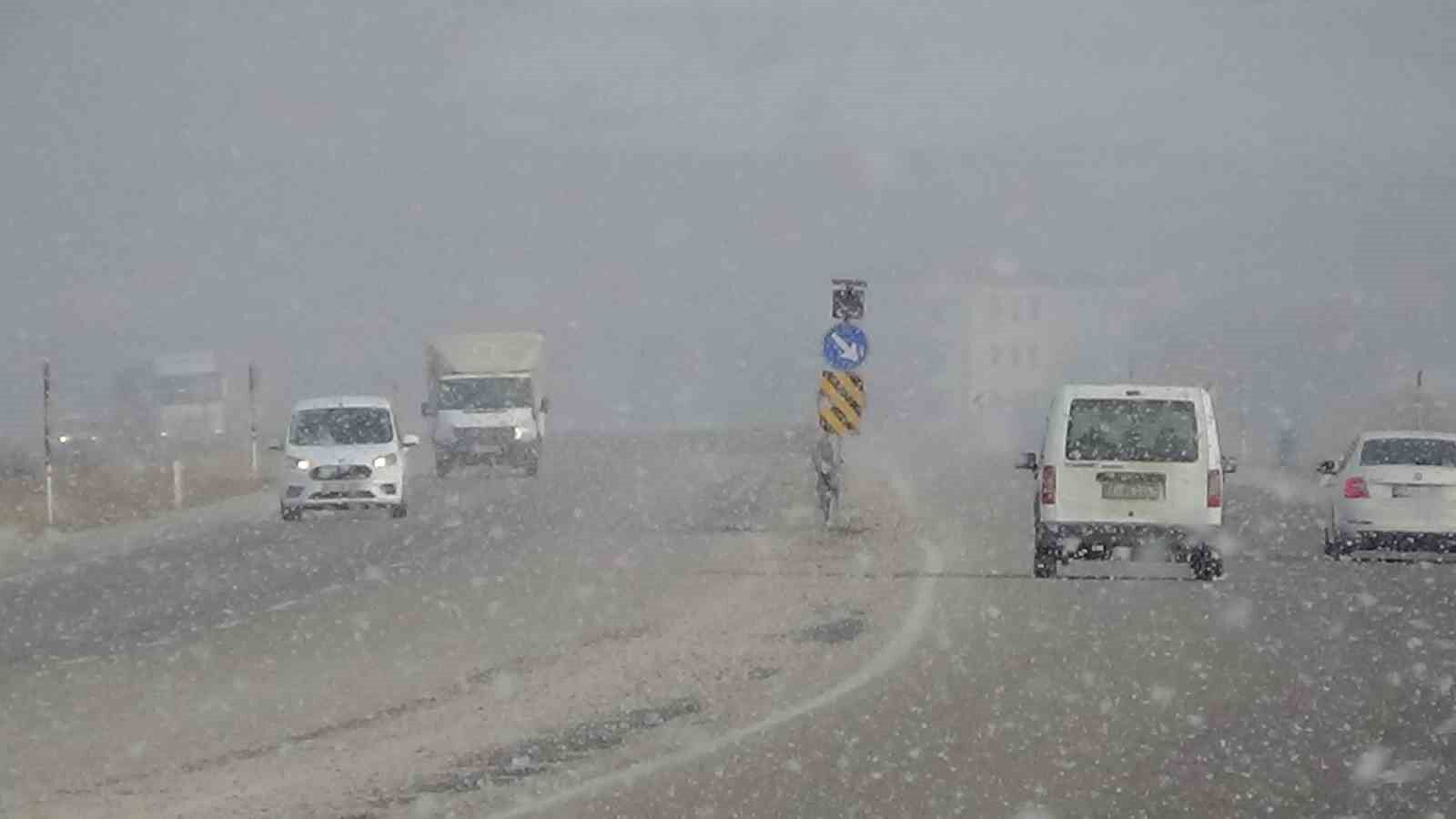 Van’da kar yağışı etkili oldu