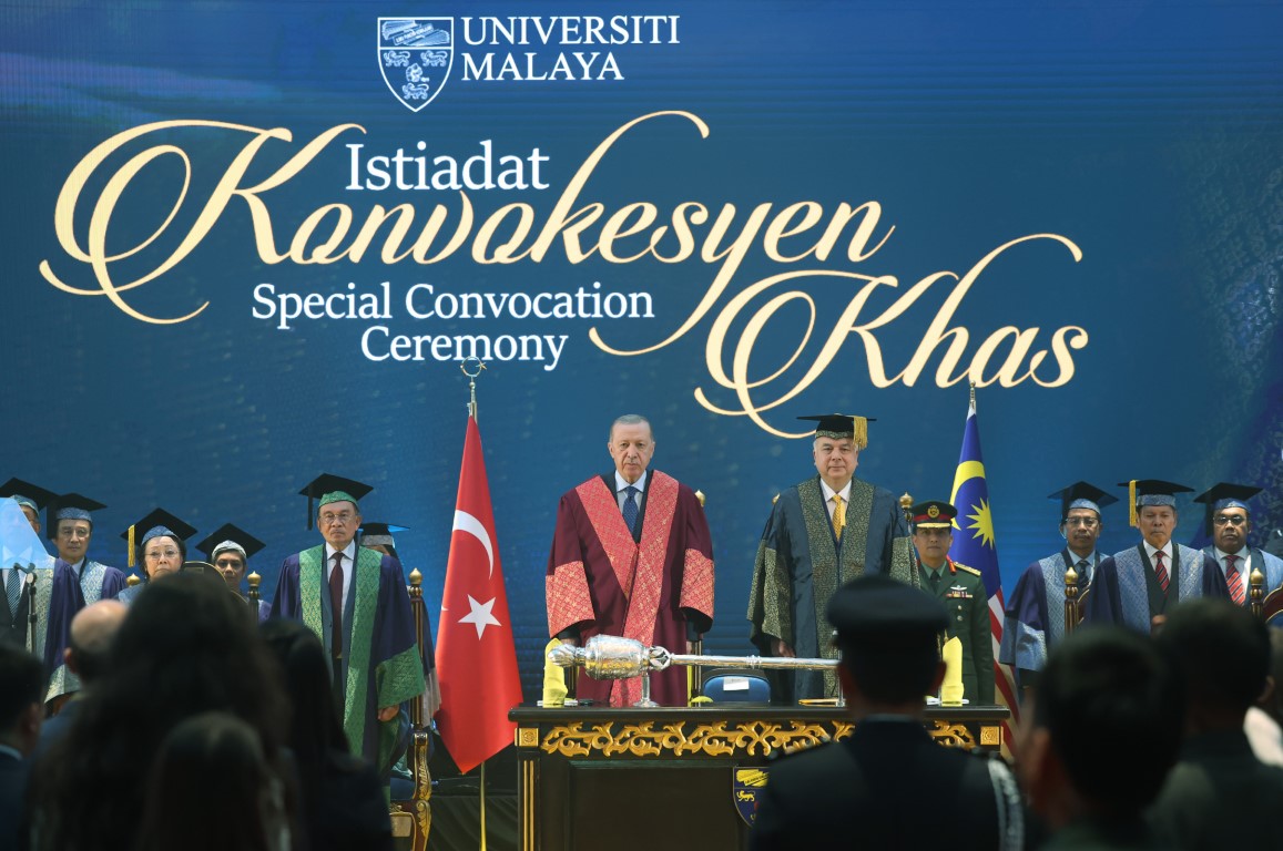 Cumhurbaşkanı Erdoğan'a Malezya'da fahri doktora unvanı verildi
