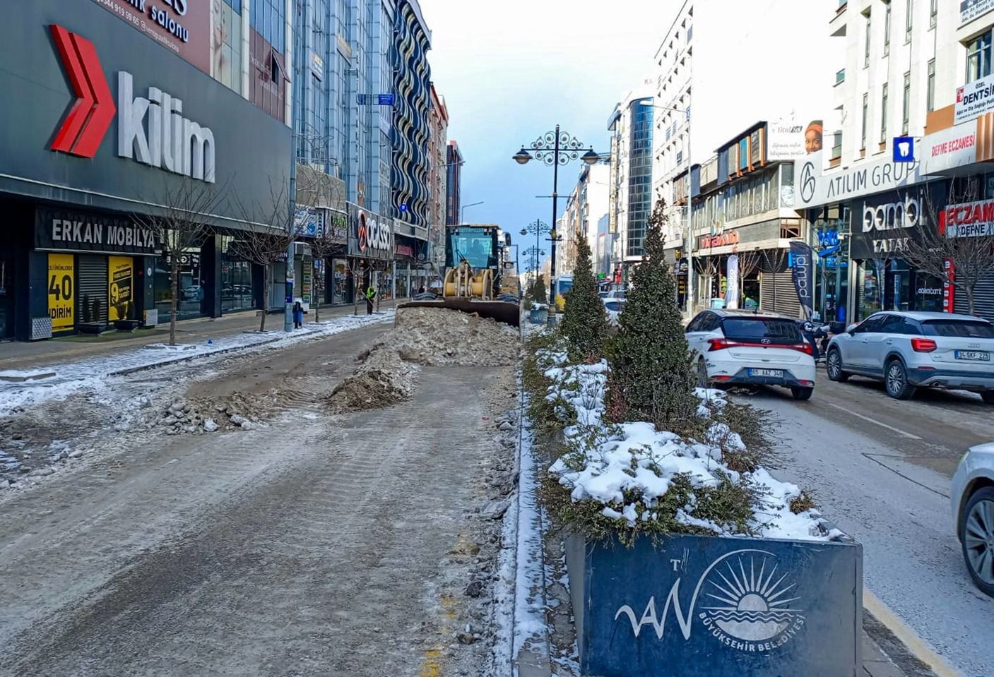 Van’da 560 yerleşim yerinden 528’inin yolu açıldı