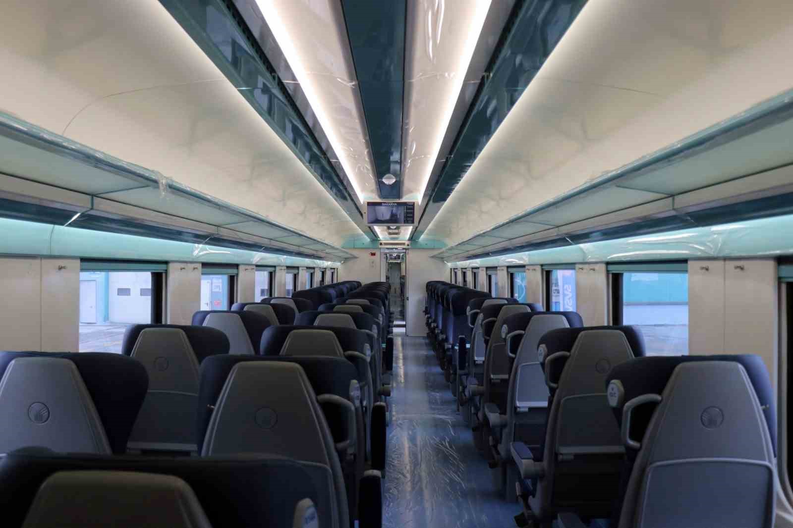 Bakan Uraloğlu, ilk yerli ve milli elektrikli tren setlerinin kaynağını yaptı