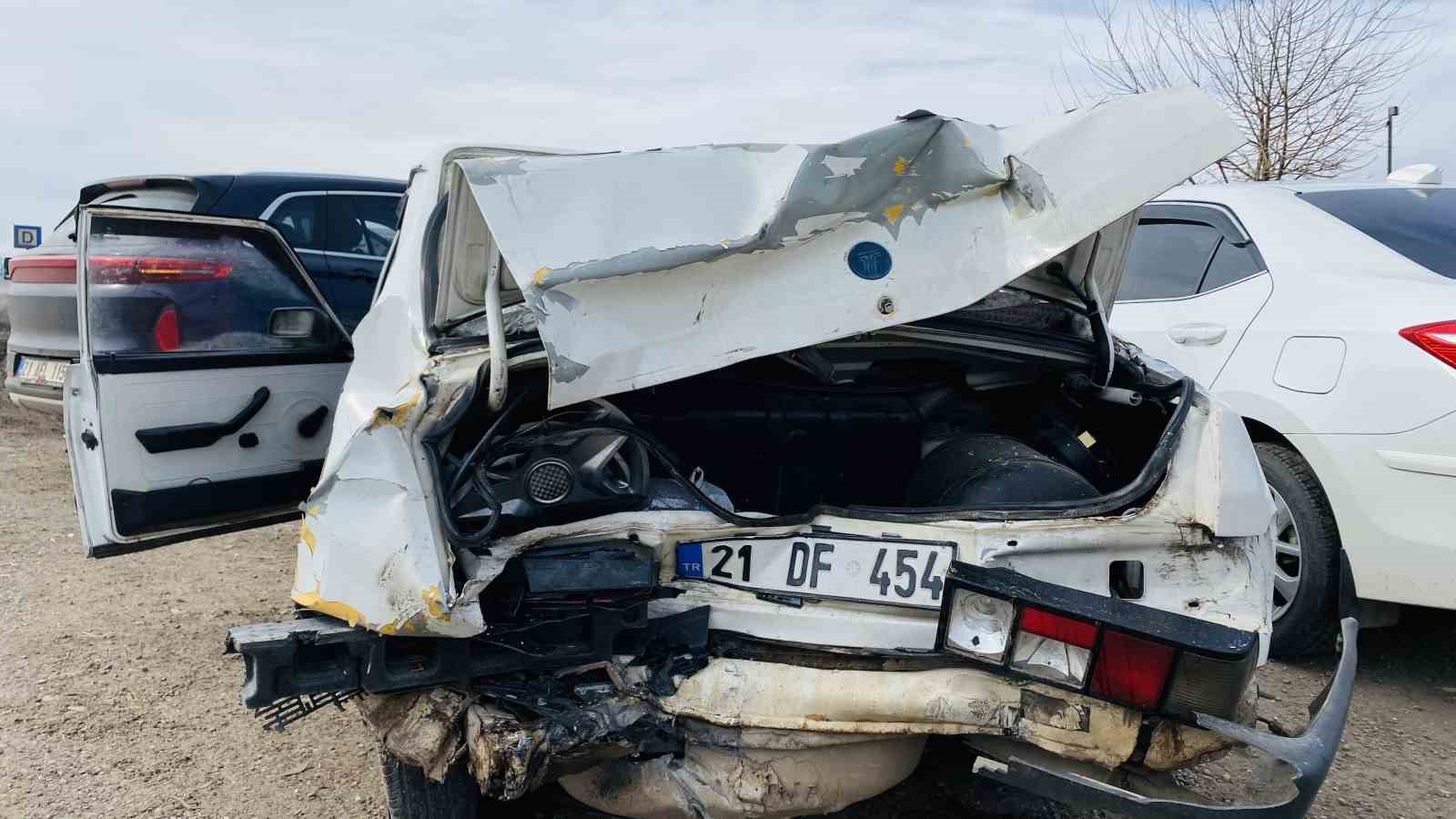 Togg ile çarpışan Tofaş hurdaya döndü: 4 yaralı