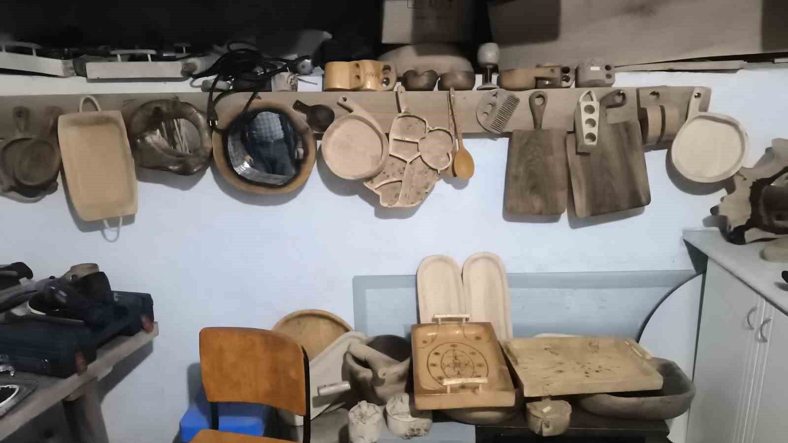 Ahşap oyma sanatını yaşatıyor