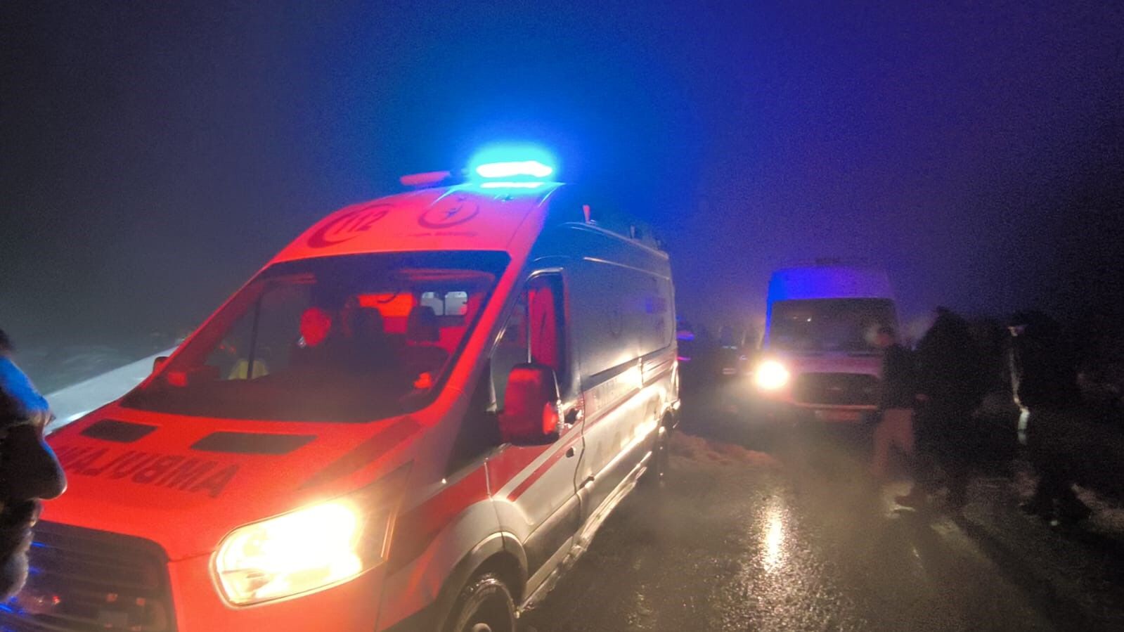 Bingöl’de yolcu otobüsü devrildi: 4 ölü, 32 yaralı