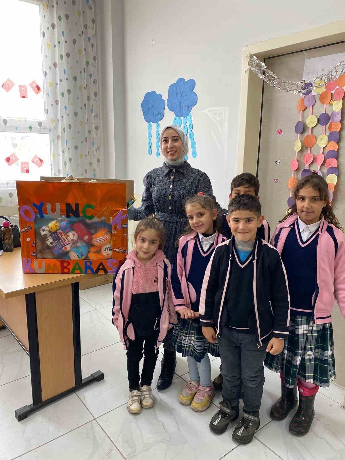 Minik kalplerden yürek ısıtan hareket