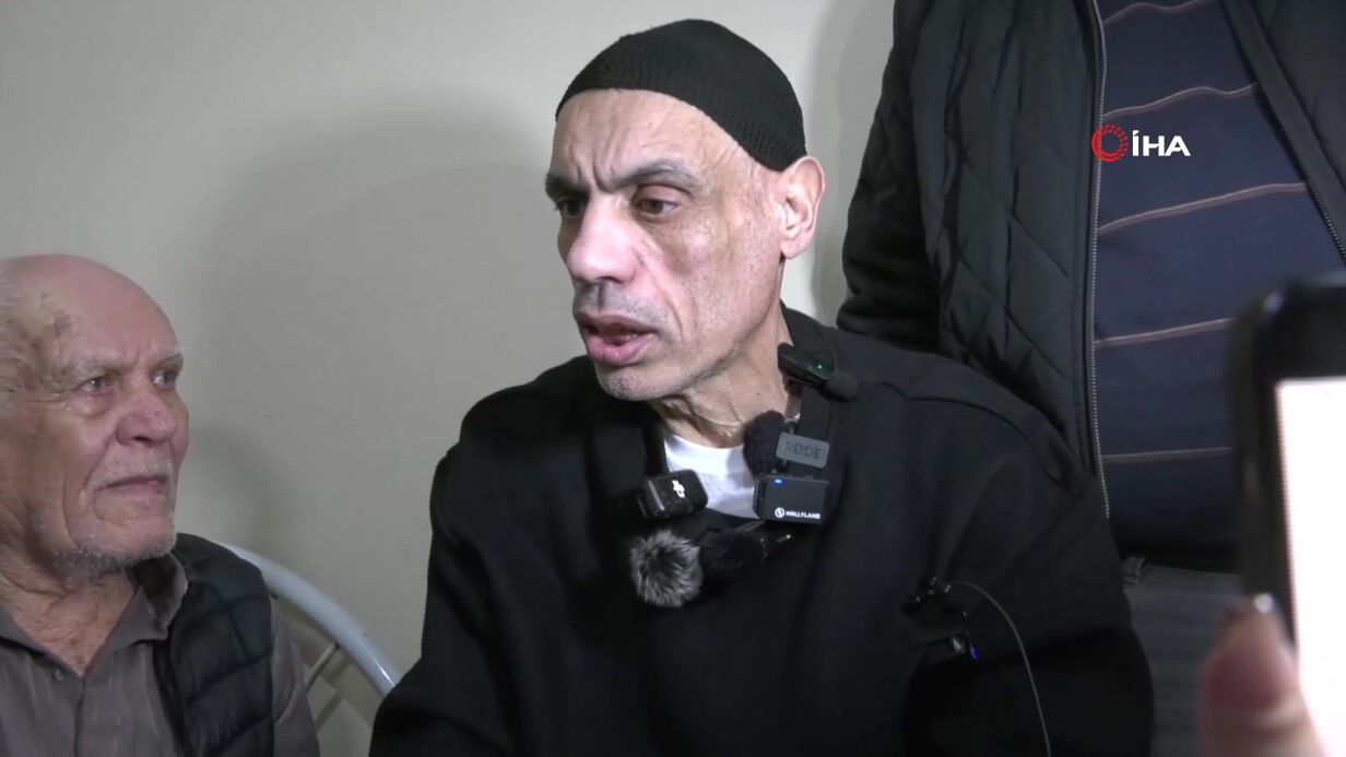 İsrail'in serbest bıraktığı 2 kardeş, 80 yaşındaki Alzheimer hastası anneleriyle buluştu