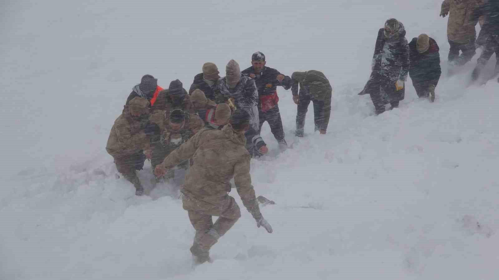 2020’de çığ felaketinin yaşandığı dağda kar miktarı azaldı
