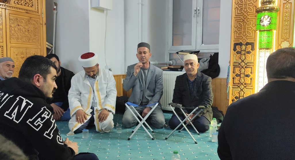 Erciş’te Kadir Gecesi dualarla idrak edildi