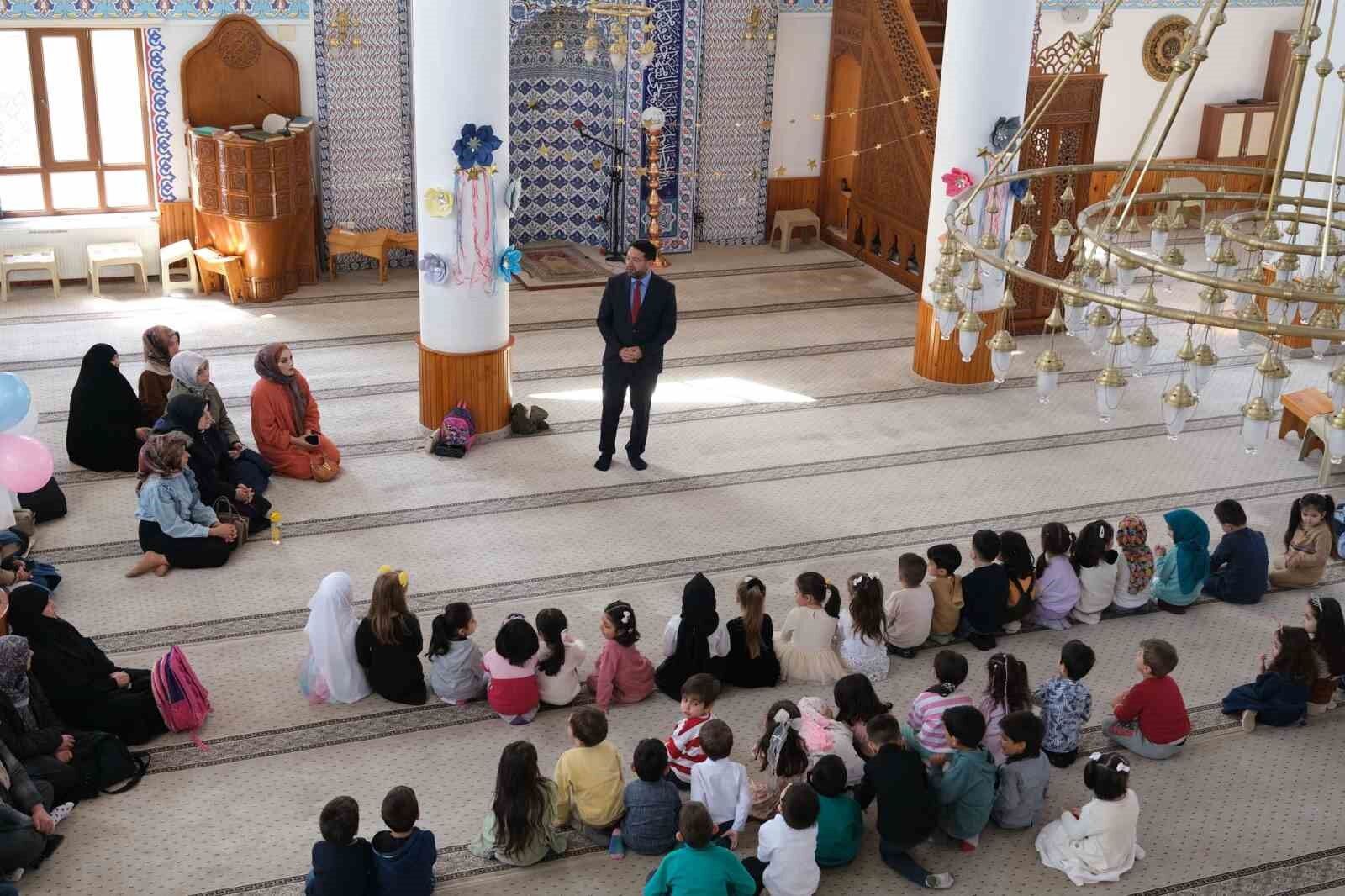 Cami, çocuk buluşması gerçekleştirildi