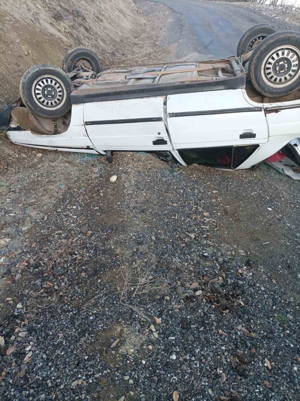 Bingöl’de çiriş otu toplamaya giden şahısları taşıyan aracın freni patladı: 4 yaralı