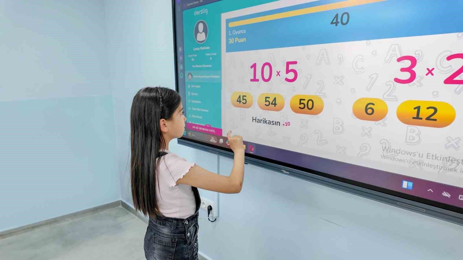 40 bin öğrencinin katıldığı STEM Olimpiyatları’nda ilk 10’a girdi