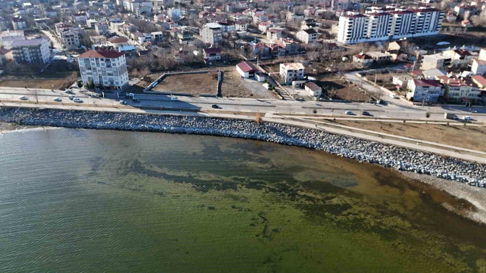 Van Gölü çekilmeye devam ediyor