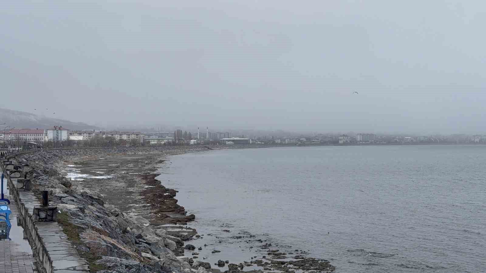 Van Gölü çekilmeye devam ediyor