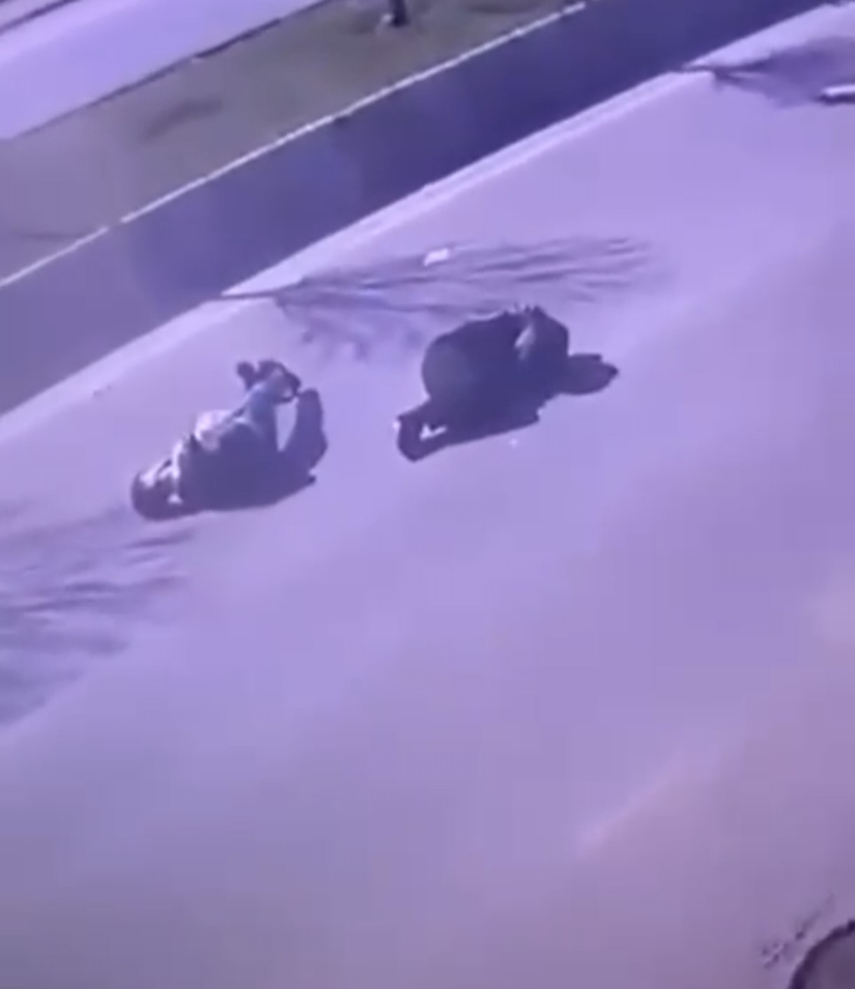 Feci kaza kamerada... Muş’ta yaşanan motosiklet kazasında 3 kişi yaralandı