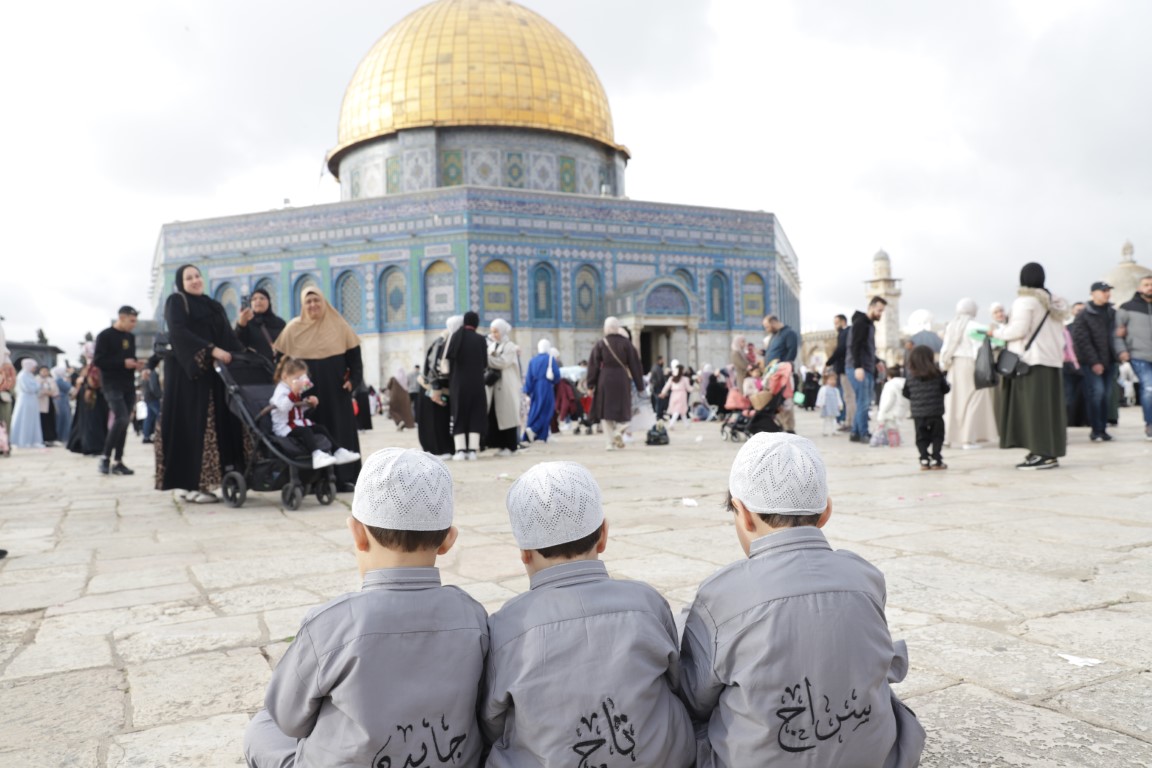 Mescid-i Aksa’da 120 bin Müslüman bayram namazını kıldı