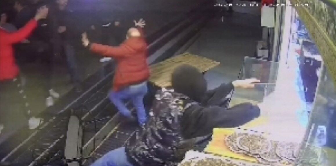 Hem kavga ettiler, hem hırsızlık yaptılar