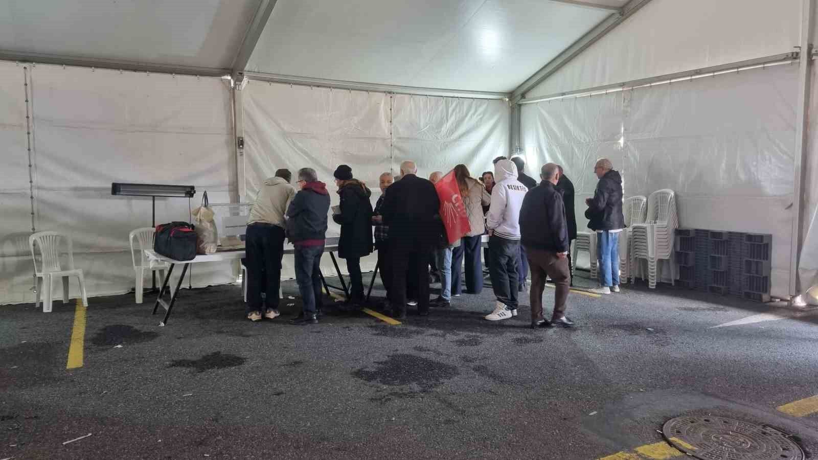 CHP’nin Cumhurbaşkanlığı adaylığı ön seçiminde oy kullanma işlemi başladı