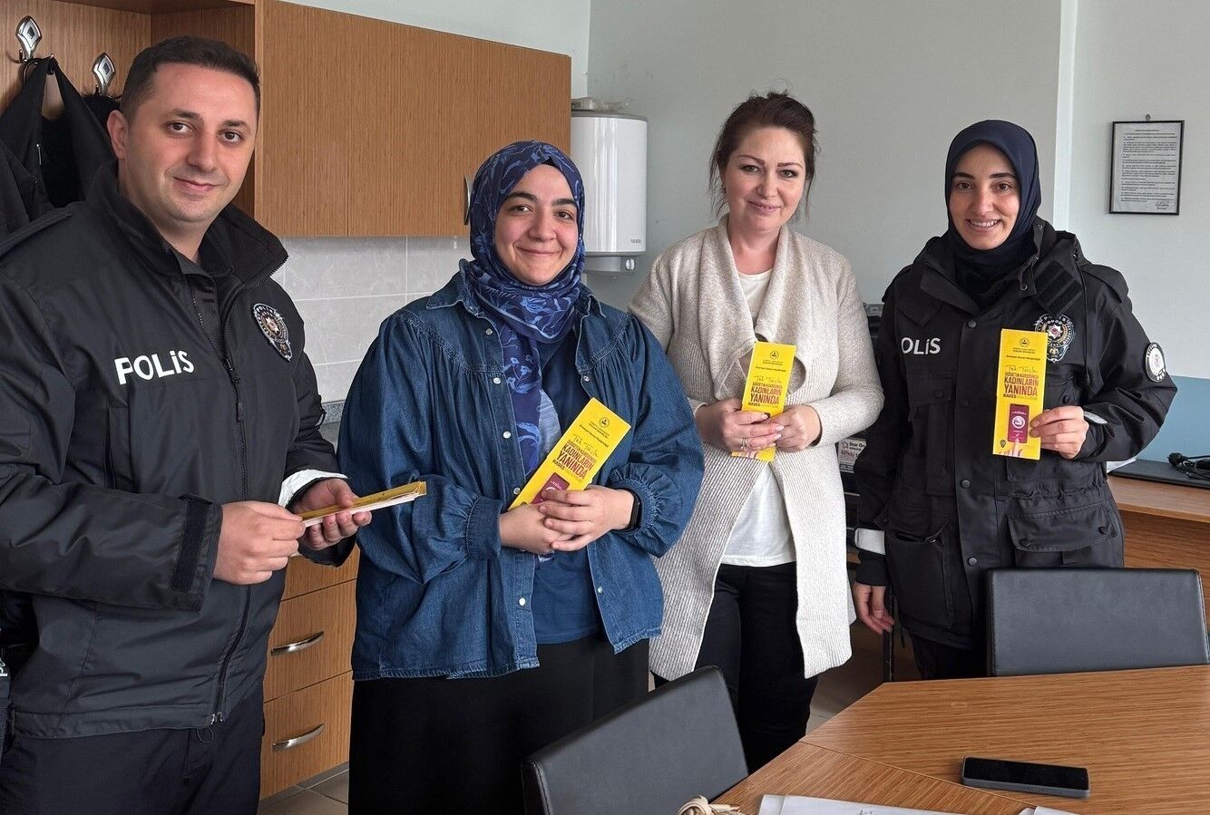 Polis KADES bilgilendirmesi yaptı