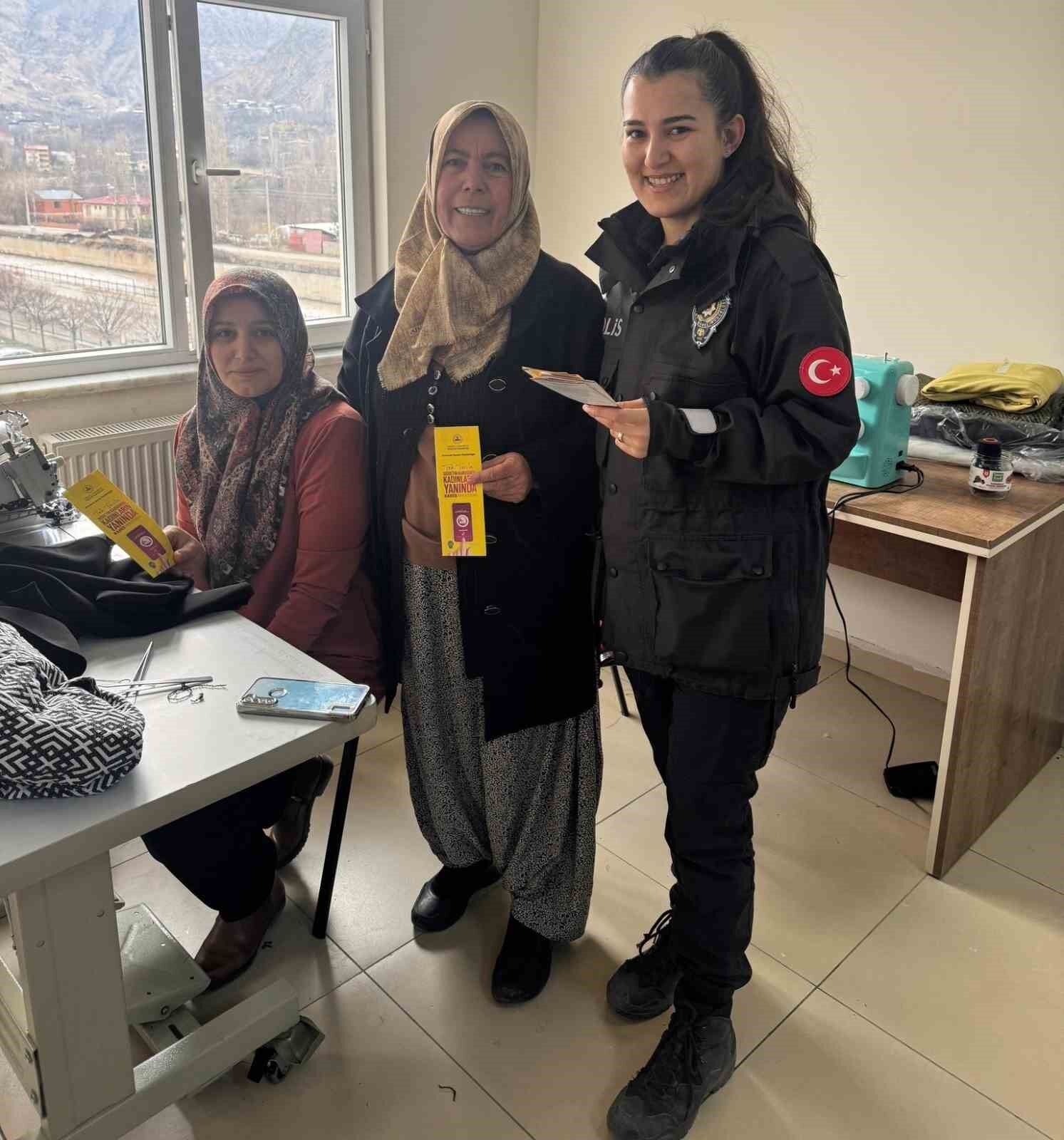 Polis KADES bilgilendirmesi yaptı