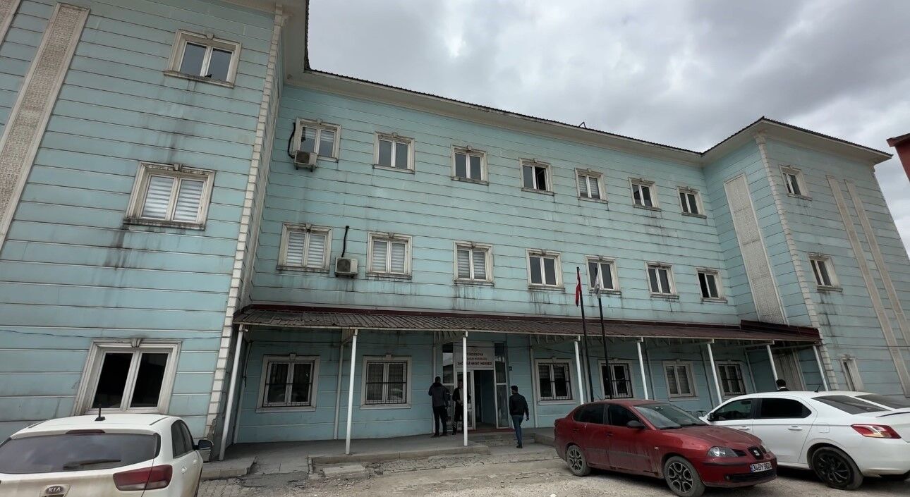 Yüksekova’da vatandaşlara ücretsiz danışmanlık hizmeti veriliyor