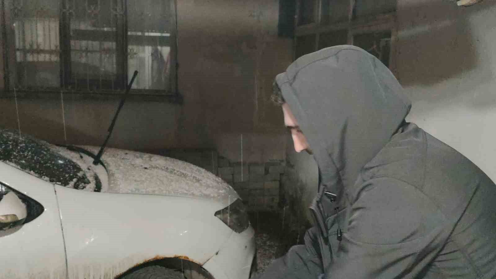 Van’da dolu yağışı etkili oldu