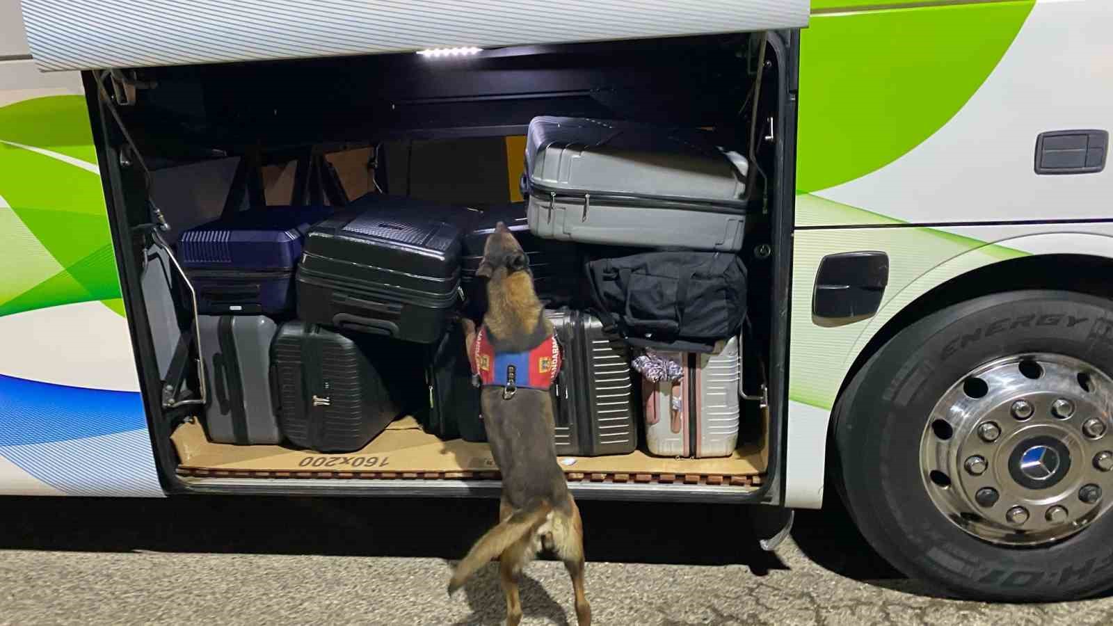 Tunceli’de şampuan şişesine gizlenmiş uyuşturucu ele geçirildi