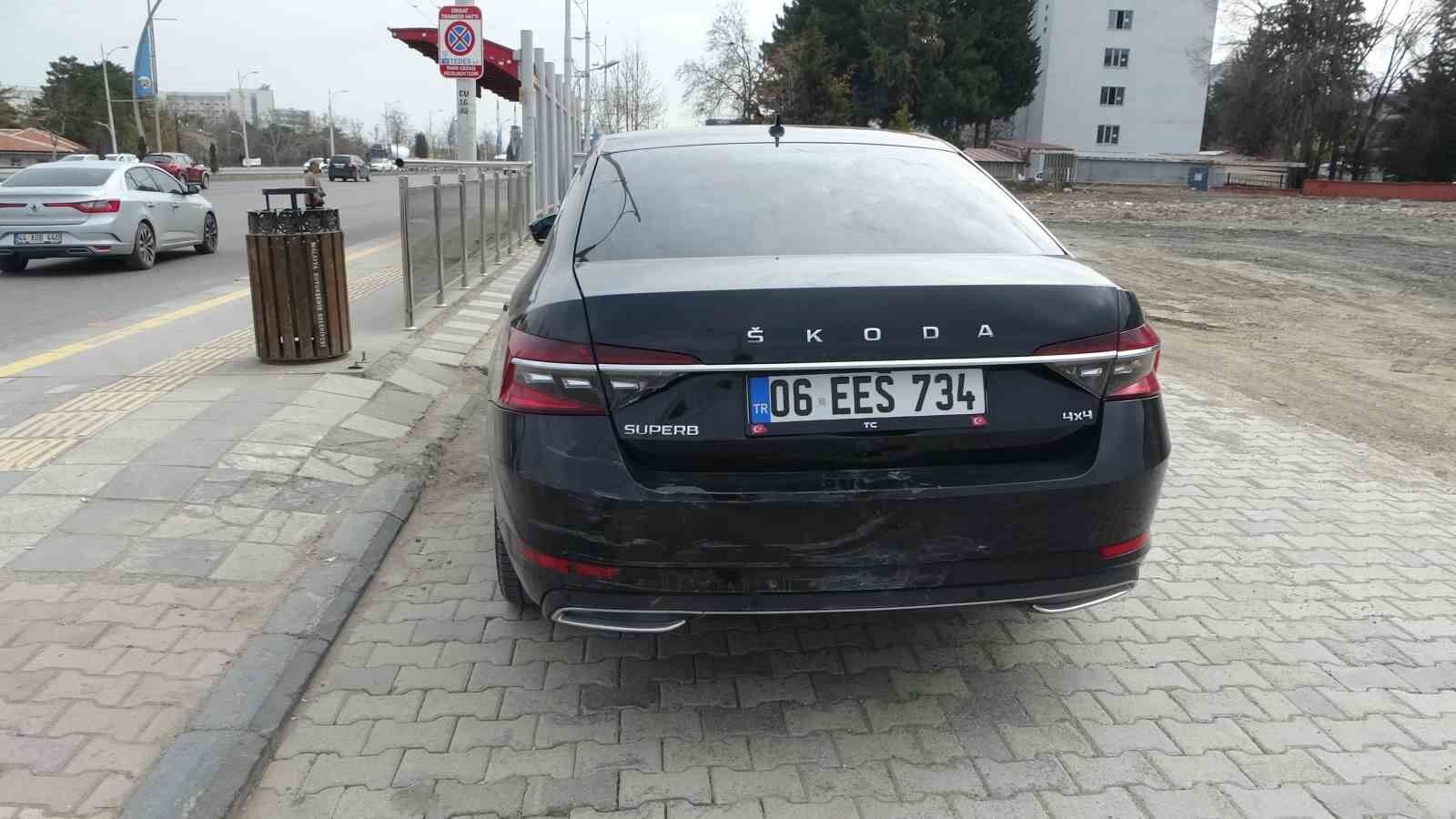 Alkollü sürücü ışıkta bekleyen araçlara çarptı: 1 yaralı