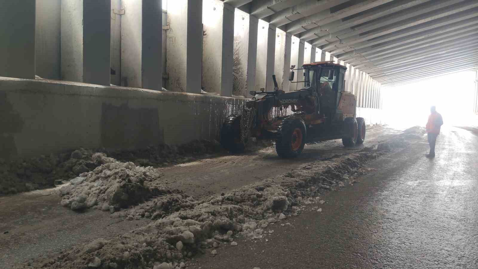 Kar kaplanları Nisan ayında da görevinin başında