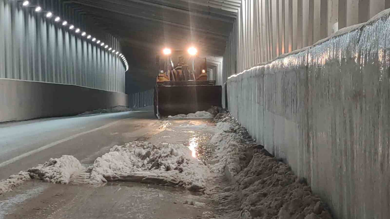 Kar kaplanları Nisan ayında da görevinin başında