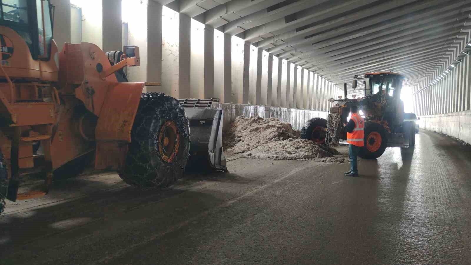 Kar kaplanları Nisan ayında da görevinin başında