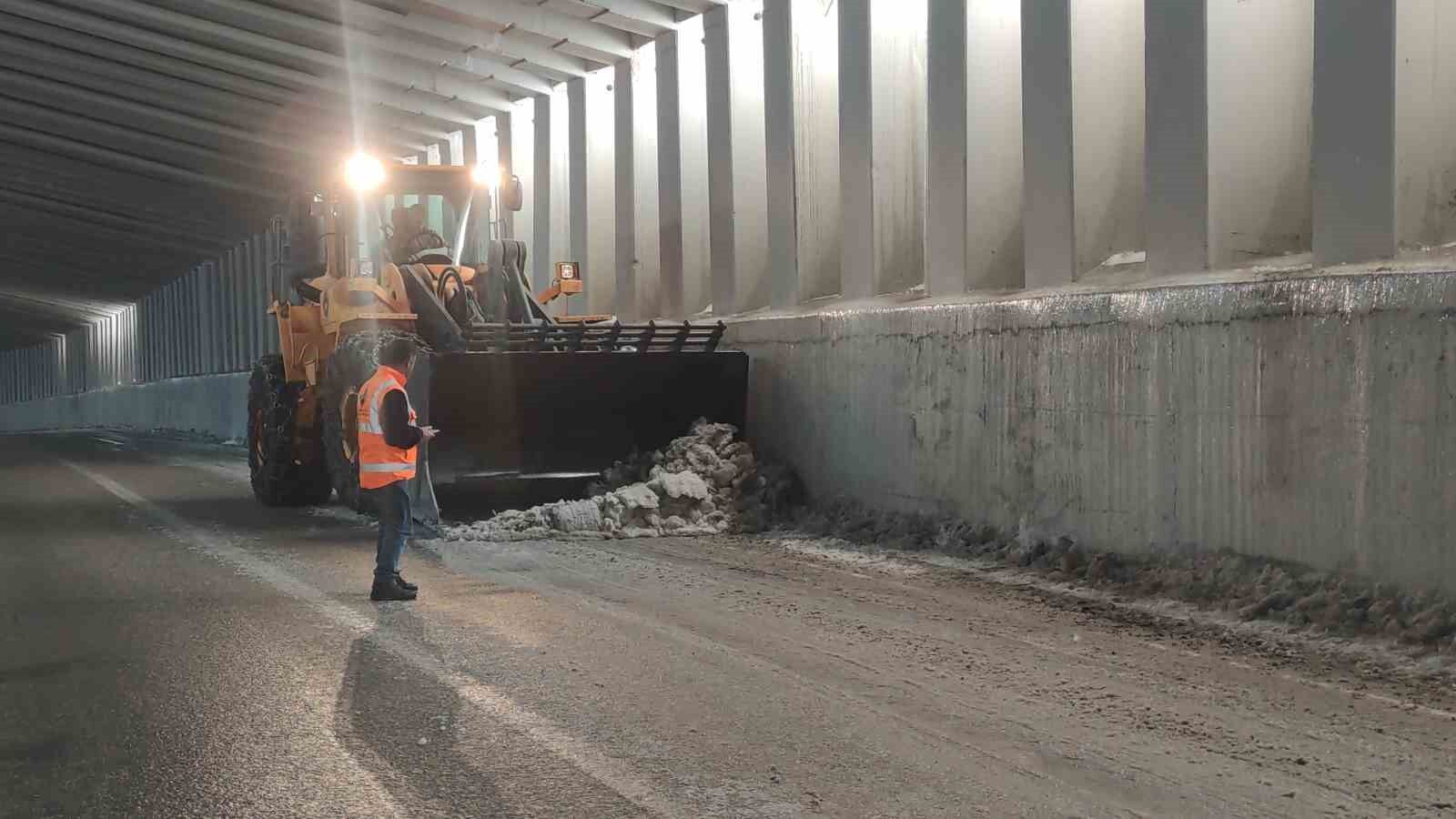 Kar kaplanları Nisan ayında da görevinin başında