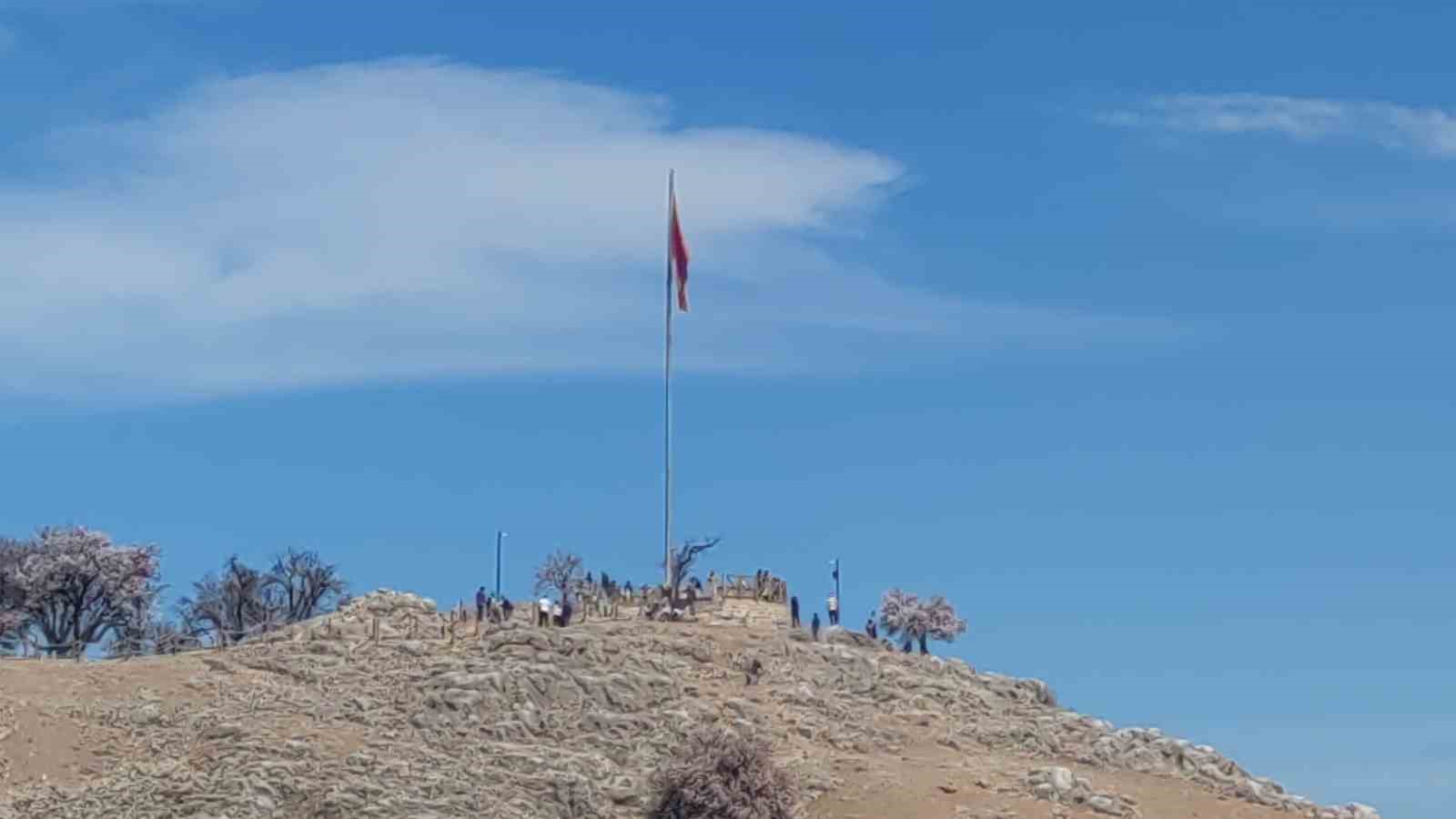 Akdamar Adası’nda bayram tatili yoğunluğu