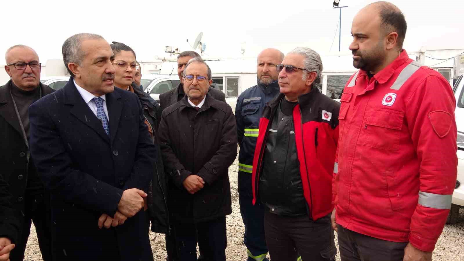 Van’da petrol arayışı: 200 tonluk dev sondaj kulesi kuruldu