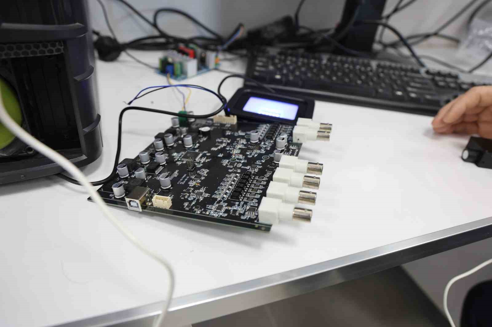 Türk profesörden bir ilk daha: Sarılık hastalığı tedavisi için fotonik sistem geliştirdi