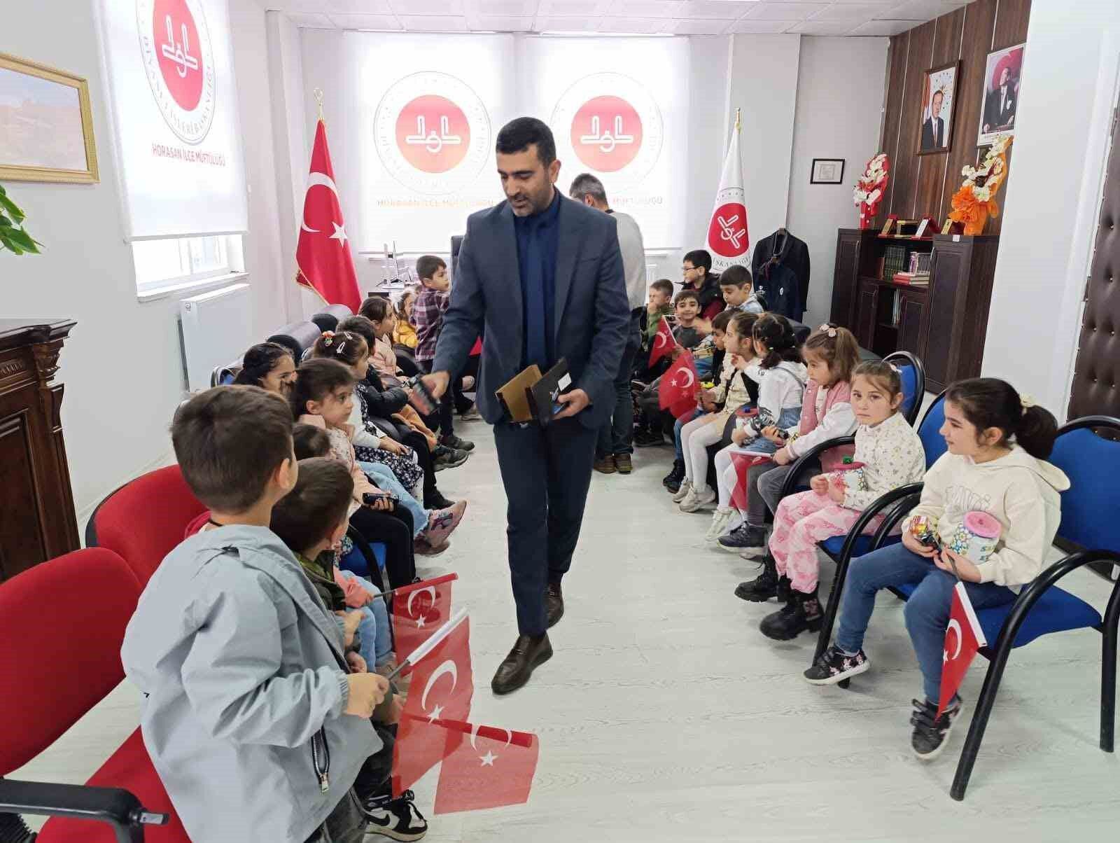 Koca yürekli miniklerden Gazzeli kardeşlerine anlamlı destek