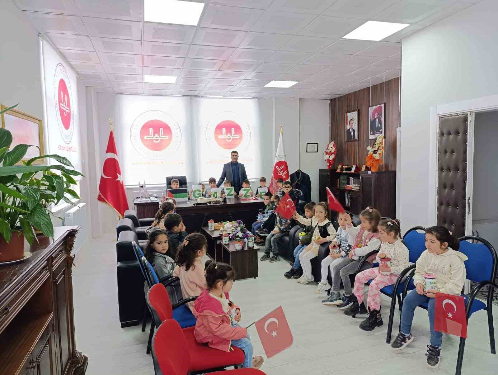 Koca yürekli miniklerden Gazzeli kardeşlerine anlamlı destek