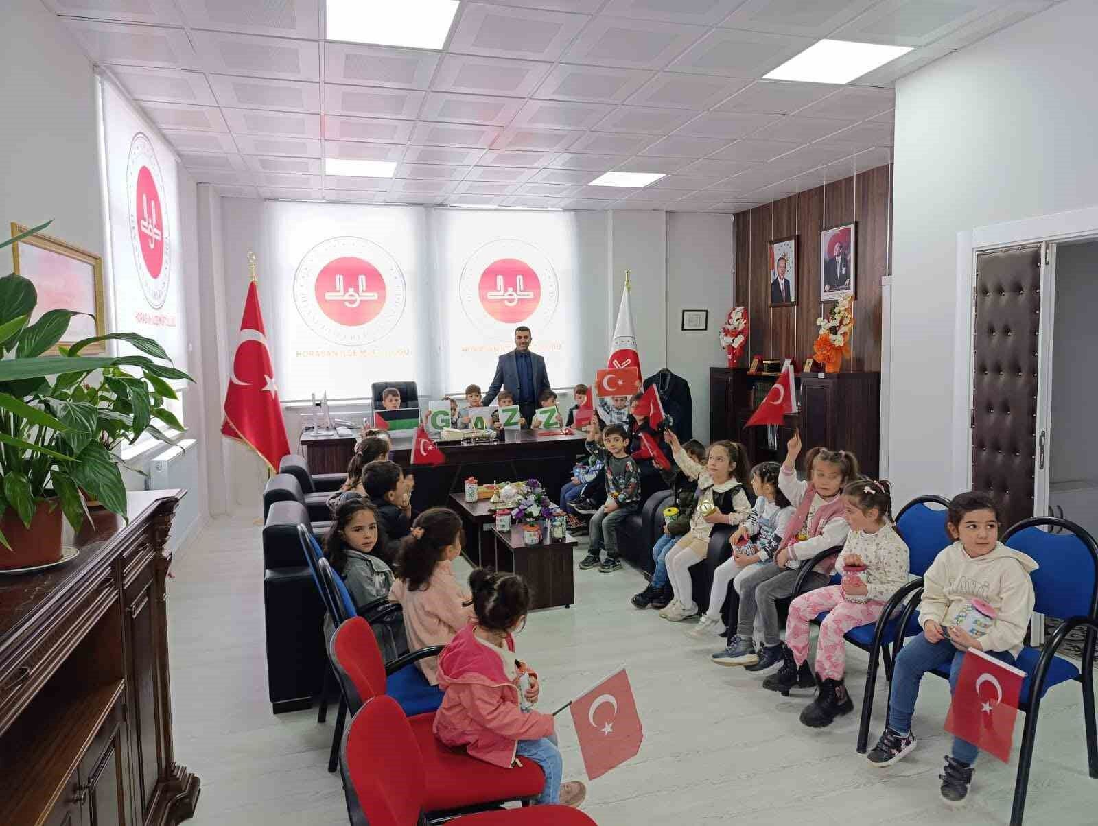 Koca yürekli miniklerden Gazzeli kardeşlerine anlamlı destek