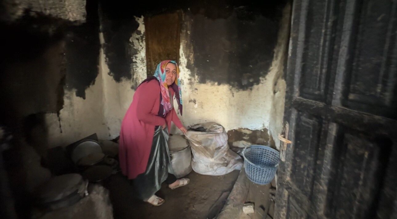 Yüksekova’da çıkan yangında bir ev küle döndü