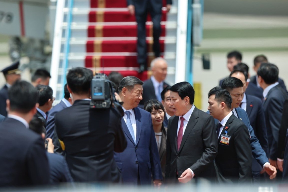 Çin Devlet Başkanı Jinping, Vietnam'da