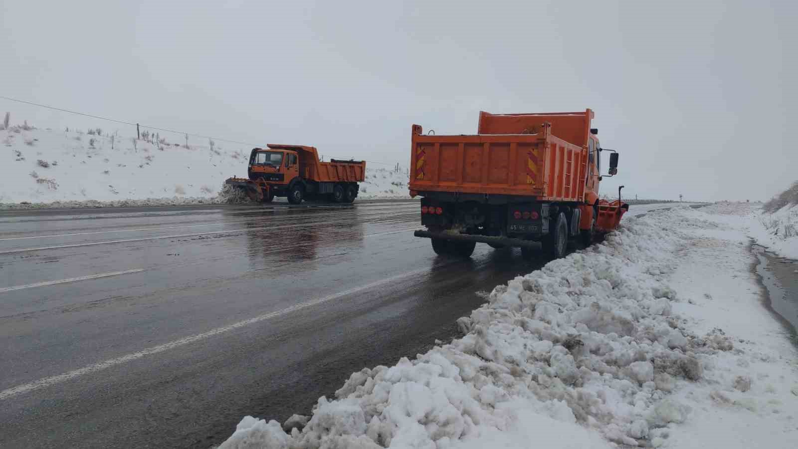 Van’da nisan karı ulaşımı olumsuz etkiliyor