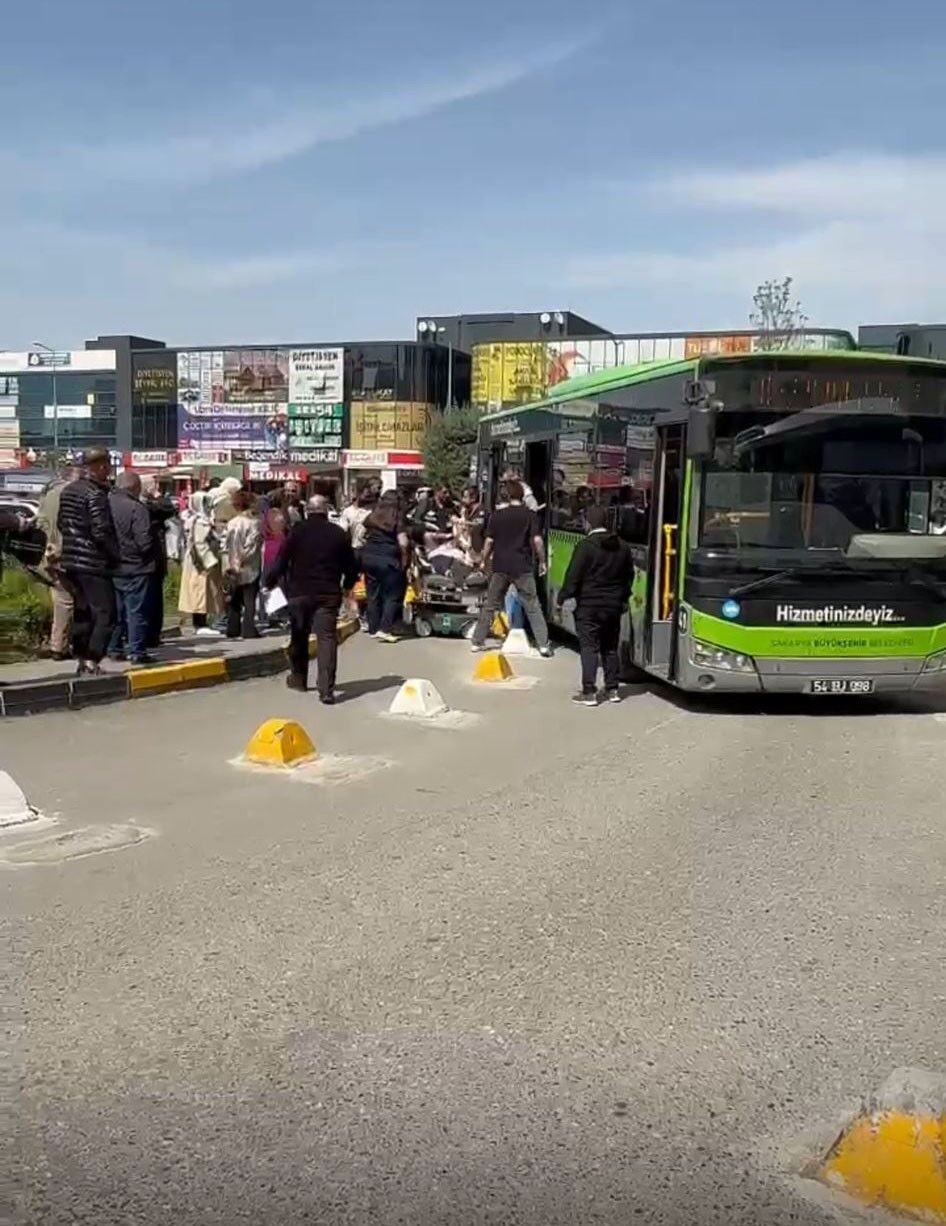 Otobüste fenalaşan yolcu için güzergahını değiştirdi