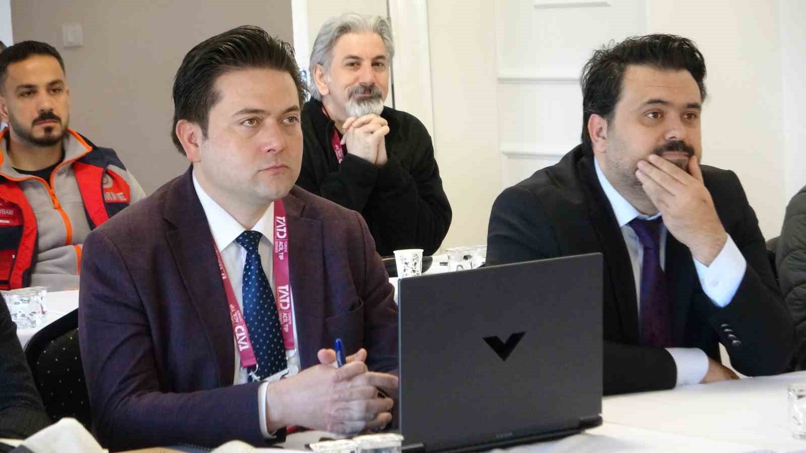 Van’da acil tıp uzmanlarına ‘afet eğitimi’ verildi