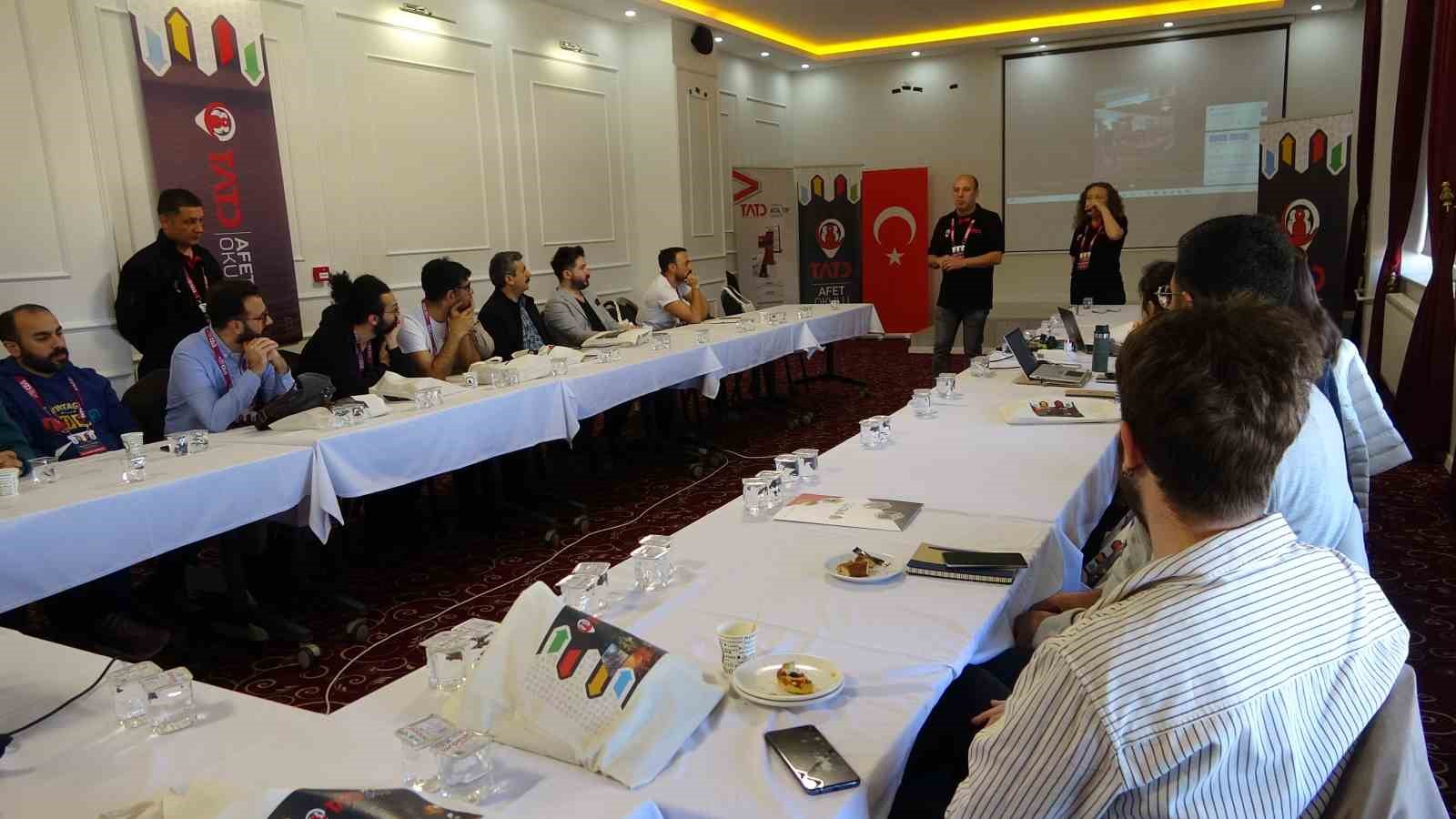 Van’da acil tıp uzmanlarına ‘afet eğitimi’ verildi