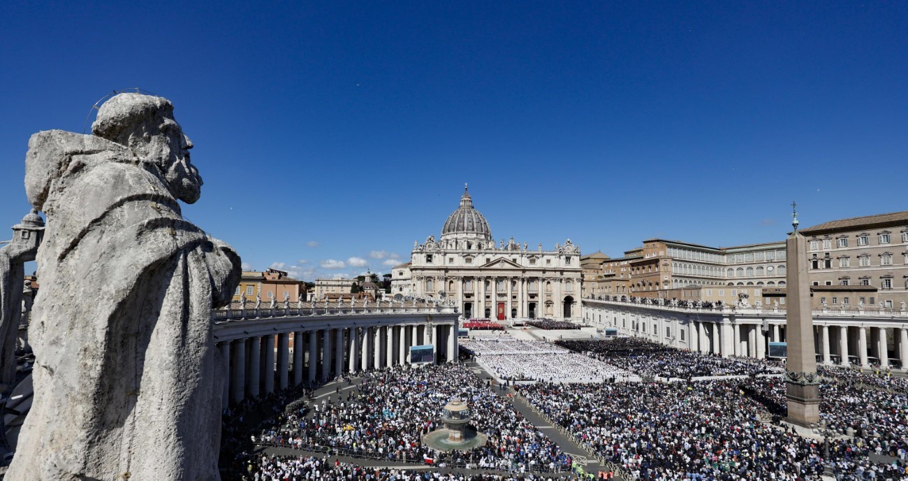 Papa Franciscus, 400 bin kişi tarafından son yolculuğuna uğurlandı