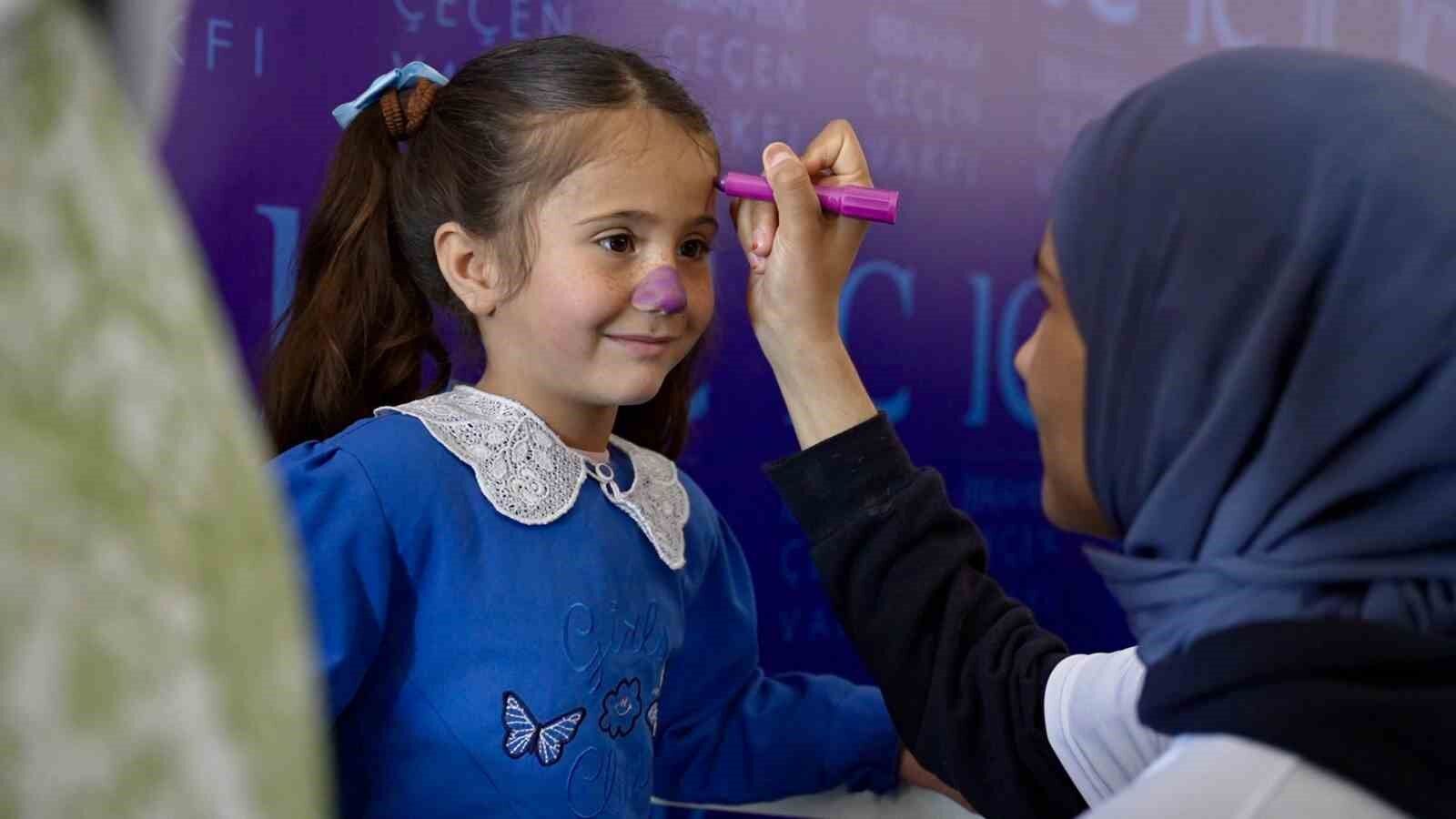 Öğretmenin hayali gerçek oldu, öğrenciler ilk kez sinemayla tanıştı