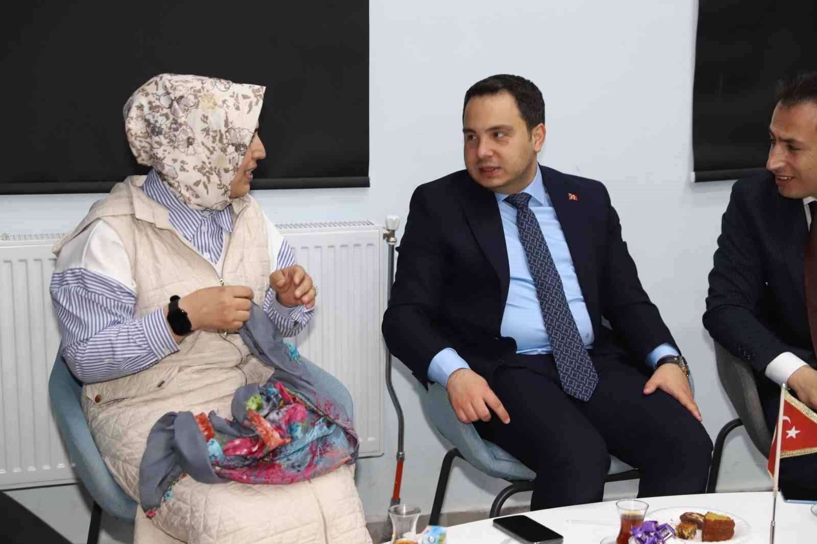 Muradiyeli anneler çocuklarıyla kütüphanede buluşuyor